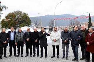 Gemlik’te Yılbaşı Meydanı Açıldı